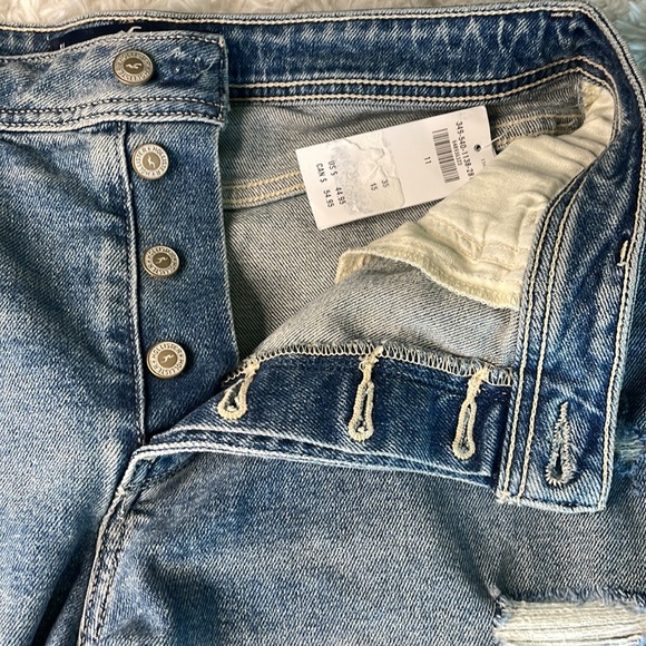 NWT Hollister‎ Ultra High-Rise Mom Shorts - Size 11 - Picture 2 of 8